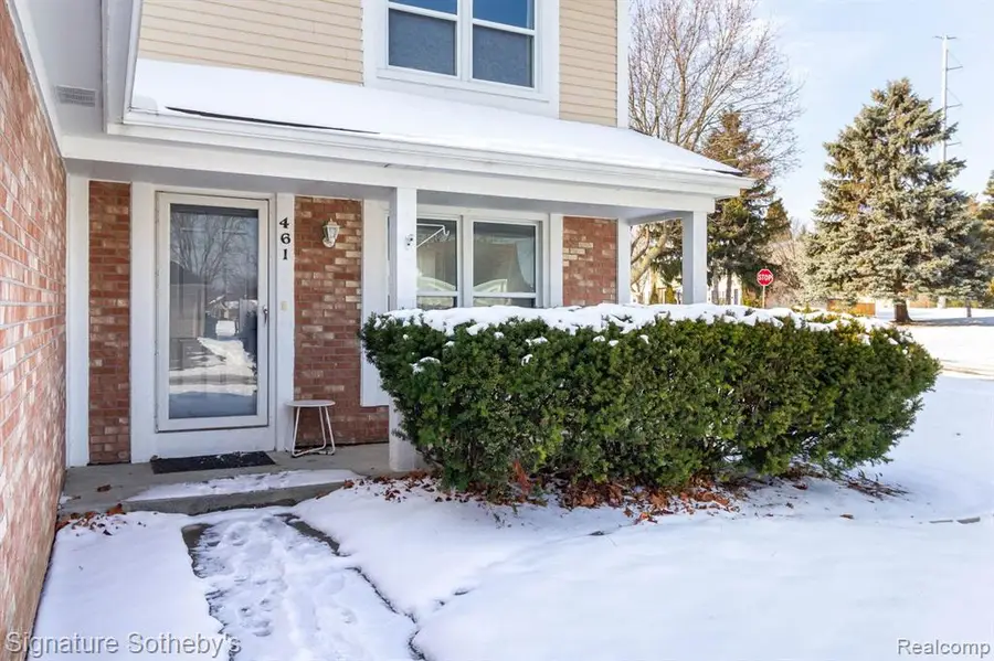 461 Farmridge, Rochester Hills, MI  - Image #2