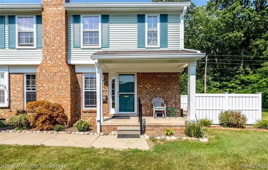 21320 E Glen Haven, Northville, MI  - Image #2