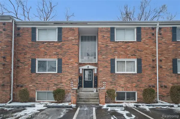 31831 Grand River #58, Farmington, MI 