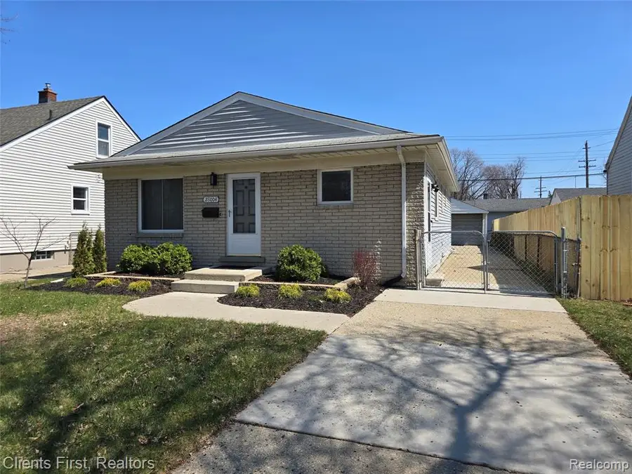 28004 Hughes, Saint Clair Shores, MI 48081 - #2