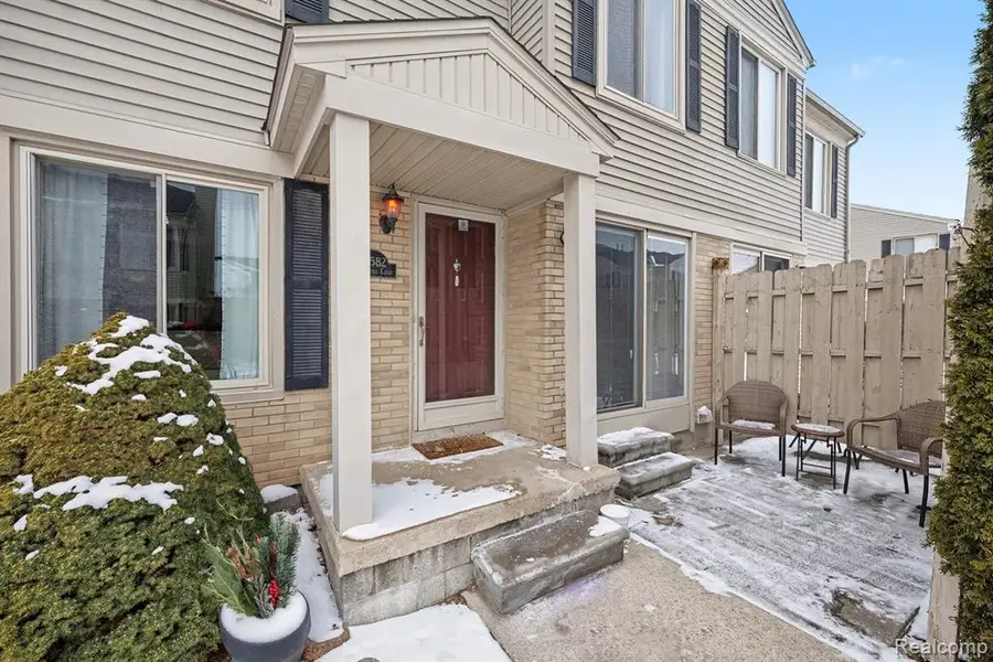 44582 Connecticut, Clinton Township, MI  - Image #2