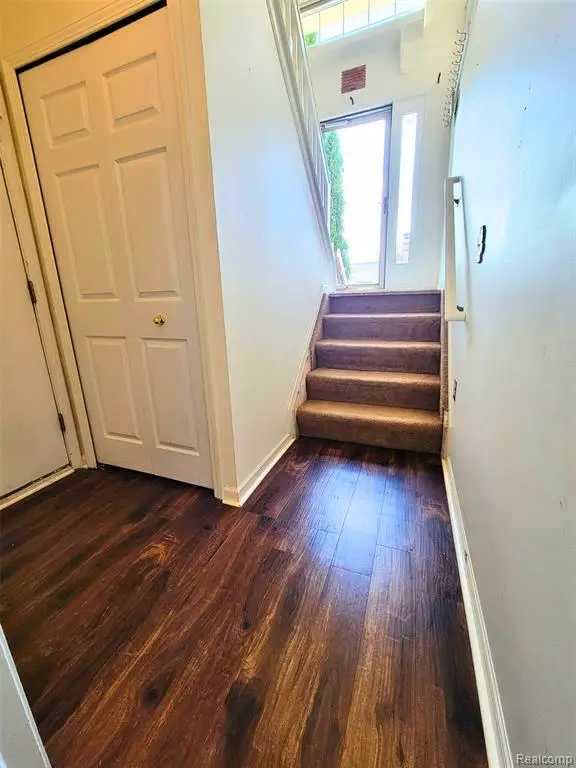 708 Ridgecrest, Fenton, MI  - Image #3