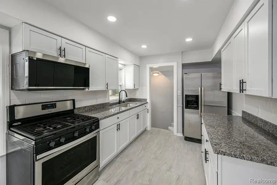 2856 Academy, Dearborn, MI  - Image #2