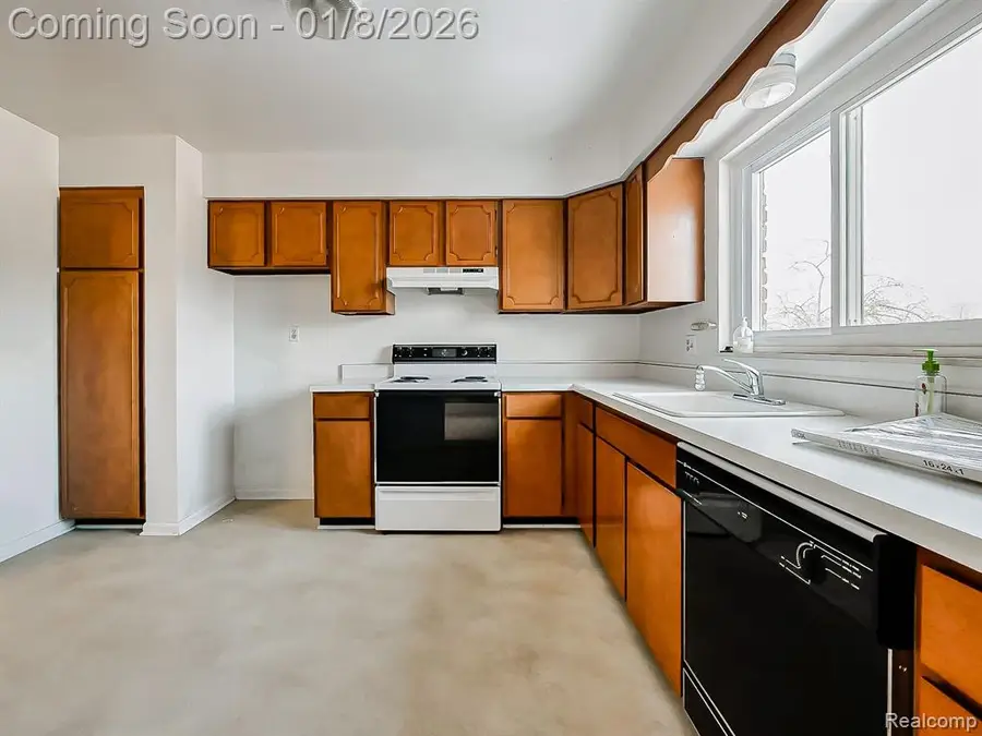 801 W Long Lake #4, Bloomfield Hills, MI  - Image #2