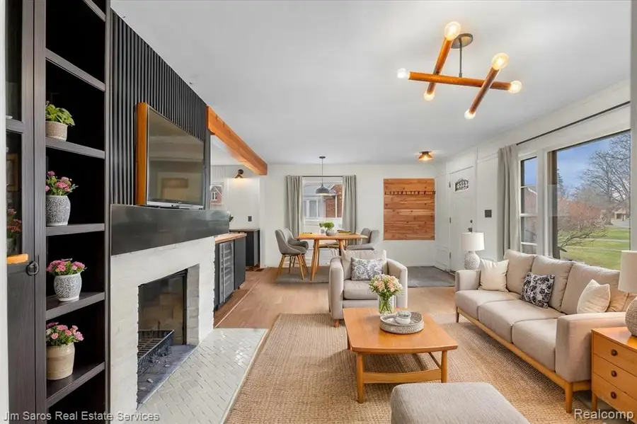 463 Elizabeth, Grosse Pointe Farms, MI  - Image #2