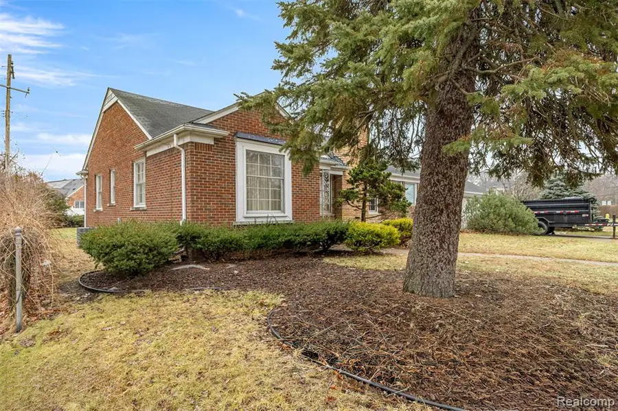 22028 Watsonia, Dearborn, MI  - Image #3