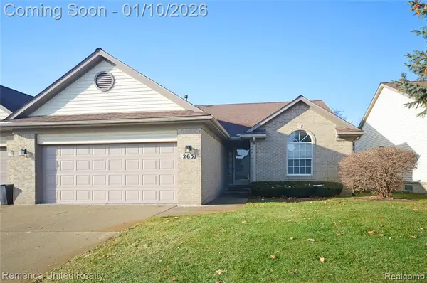 263 Whispering, Commerce Twp, MI 