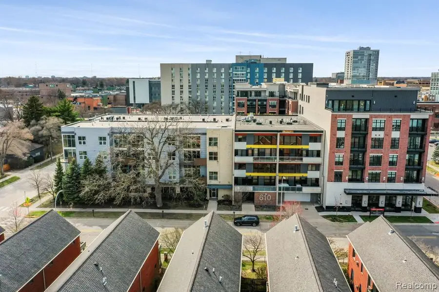 614 S Troy #204, Royal Oak, MI  - #3