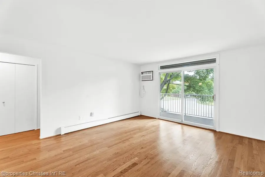4909 Crooks #D 4, Royal Oak, MI  - Image #3