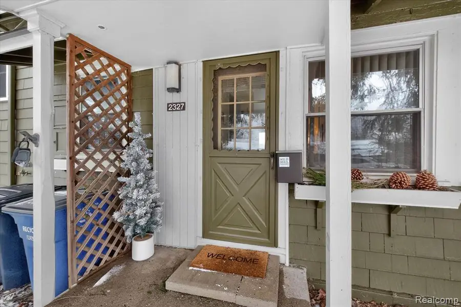 2327 Fernwood, Ann Arbor, MI  - Image #3
