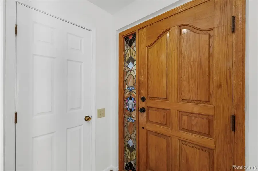 42467 Eldon, Clinton Township, MI  - Image #3