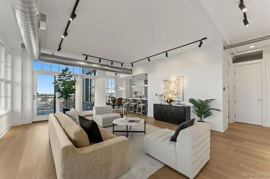 2051 Villa #401, Birmingham, MI  - Image #2