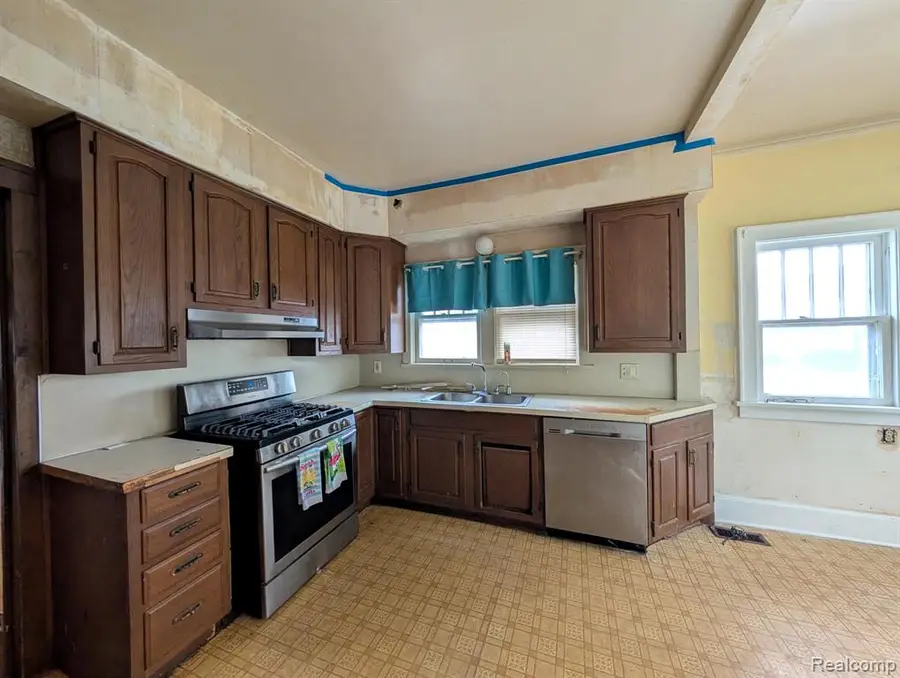 1622 E Court, Flint, MI  - Image #3