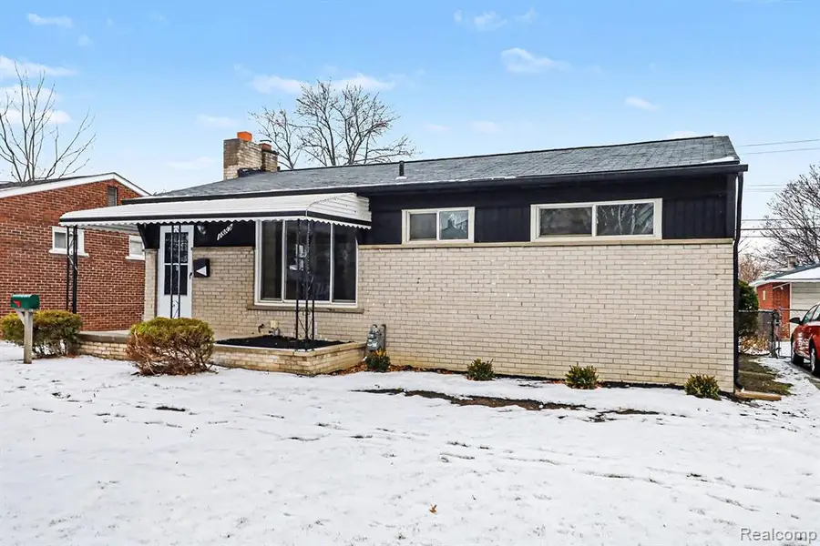 7882 Campbell, Taylor, MI  - #3