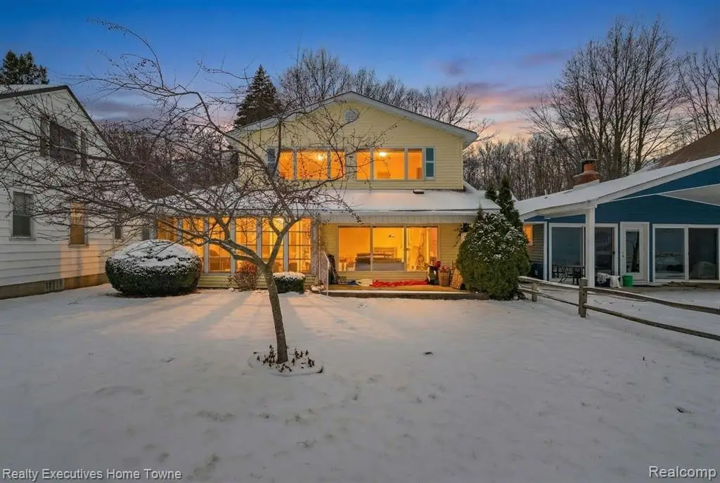 5430 Lakeshore, Fort Gratiot, MI  - #1