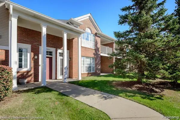 16784 Dover, Northville, MI 