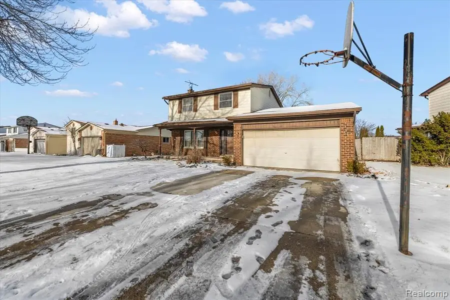 5061 Temple, Sterling Heights, MI 48310 - #2