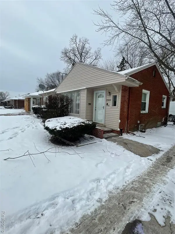23509 Parklawn, Oak Park, MI 