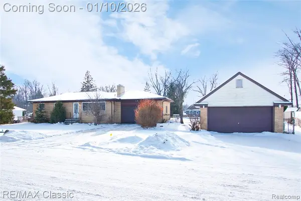 627 Sherbrooke, Commerce Twp, MI 