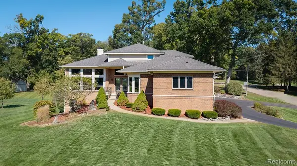 5565 Ford, Commerce Twp, MI 