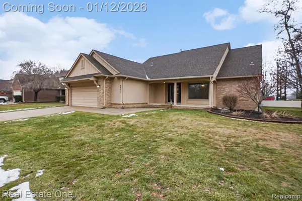 2971 Chippewa, Troy, MI 48085