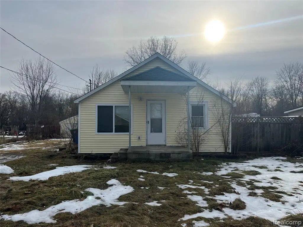 5805 Swan Creek, Saginaw, MI  - Image #1