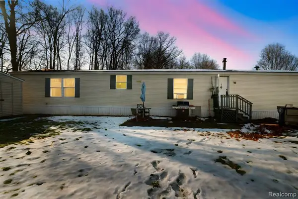 351 North Squirrel Road #207, Auburn Hills, MI 48326