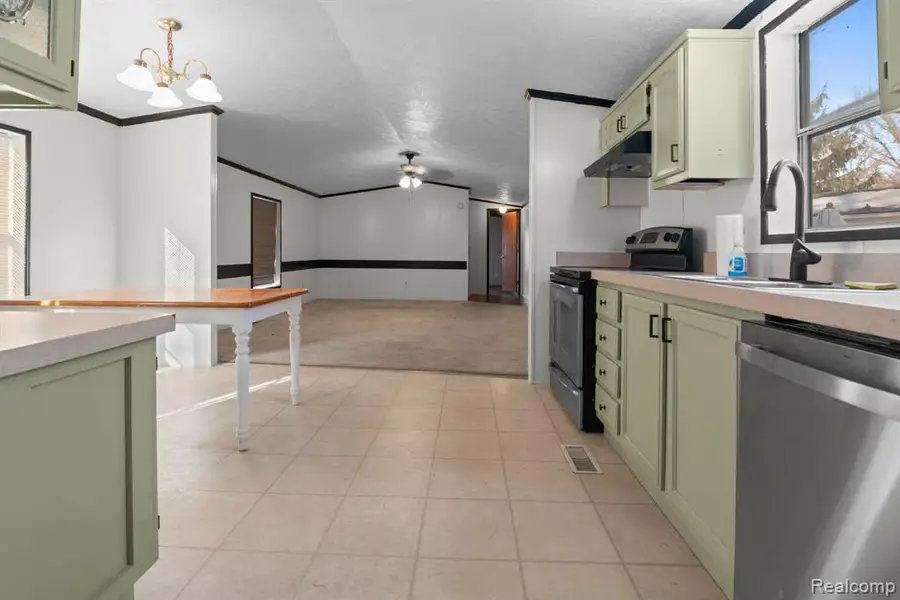 351 North Squirrel Road #207, Auburn Hills, MI 48326 - Image #3