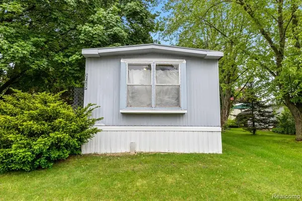 3723 Pinoak, Clarkston, MI 48348