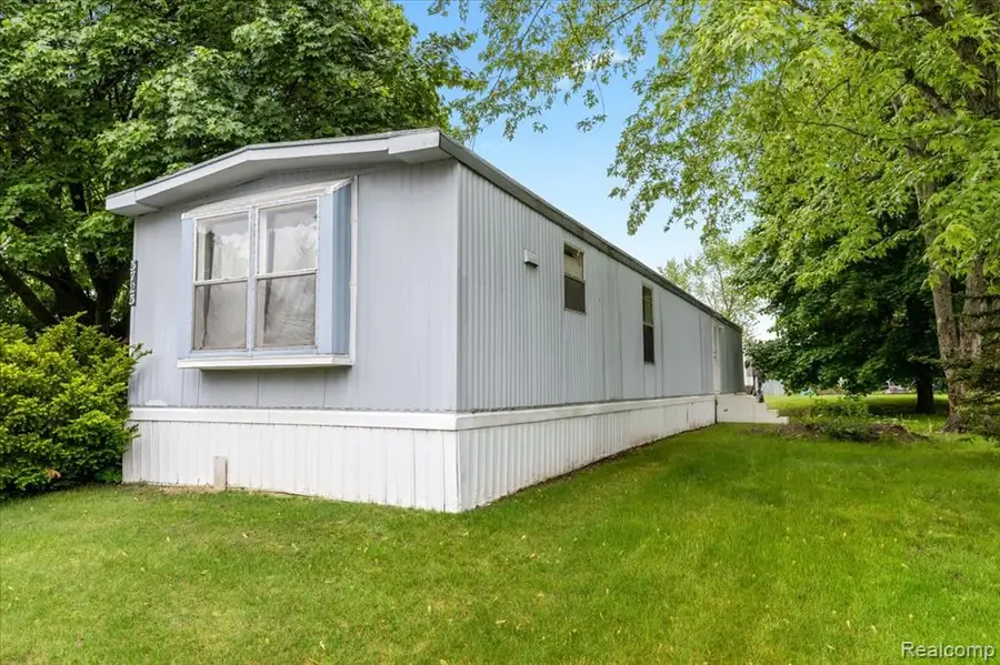 3723 Pinoak, Clarkston, MI 48348 - Image #2