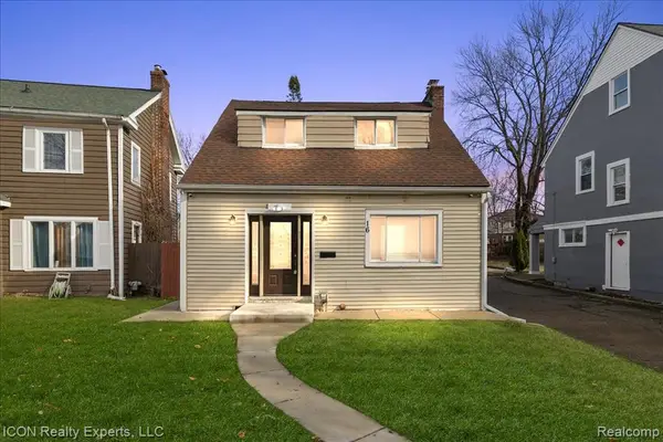 16 Utica, Pontiac, MI 