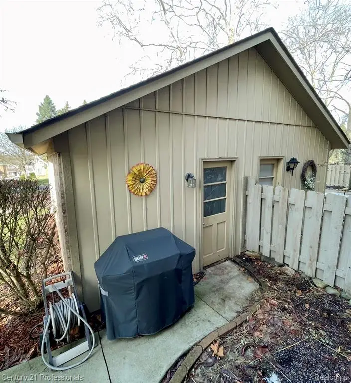 955 Sherwood Forest #52, Rochester Hills, MI  - Image #2