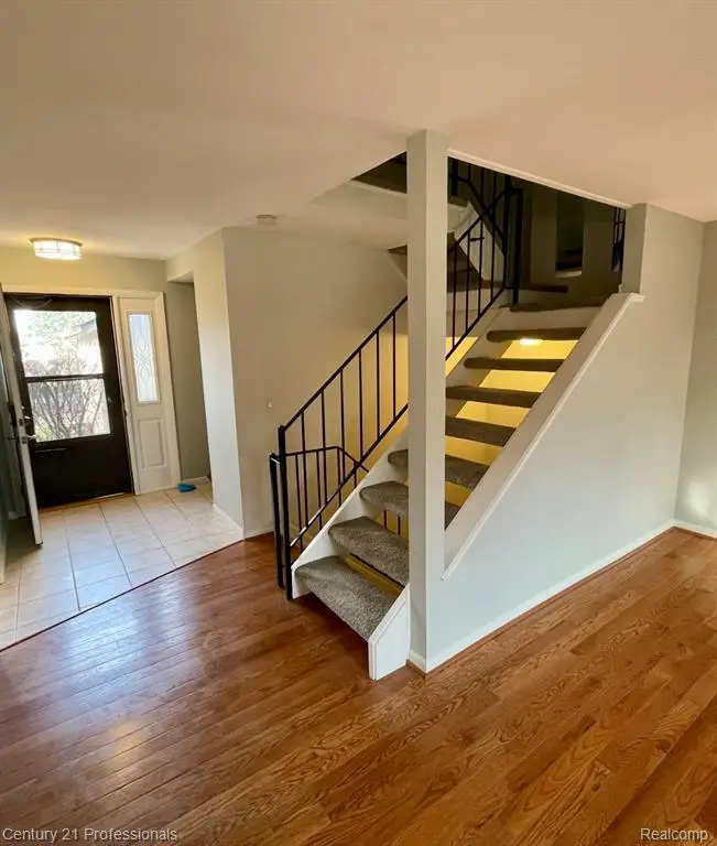 955 Sherwood Forest #52, Rochester Hills, MI  - Image #3