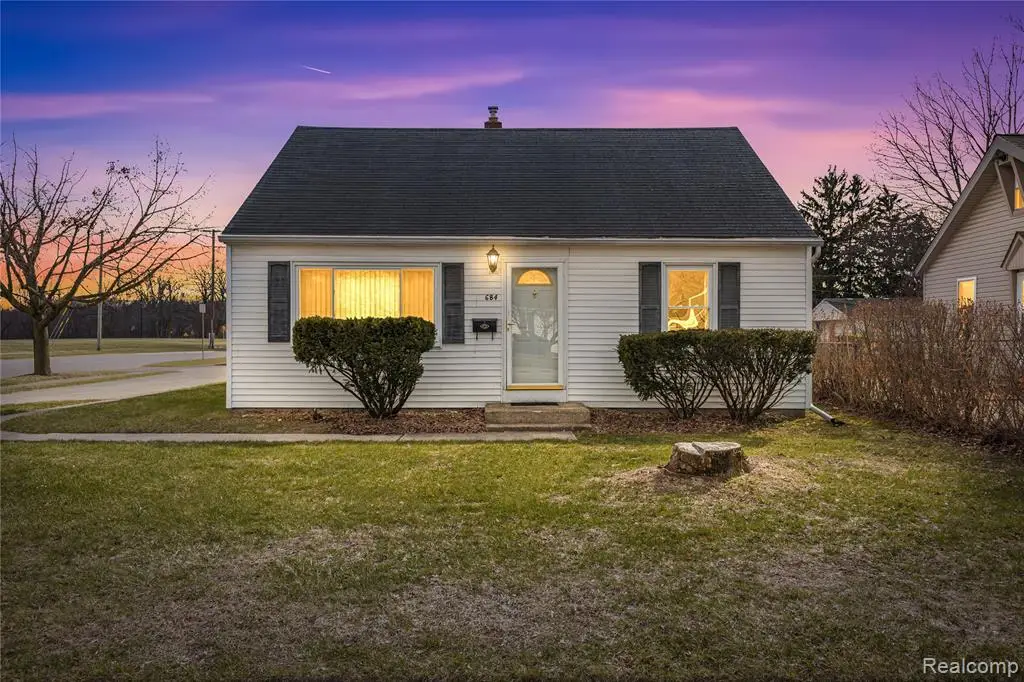 684 Greylock, Belleville, MI 48111 - #1