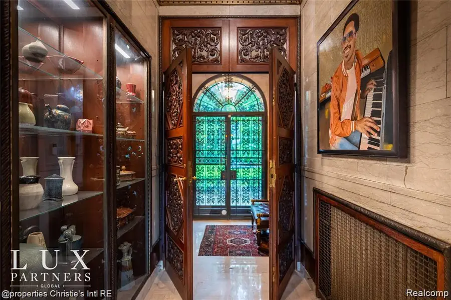 2150 Iroquois, Detroit, MI  - Image #2