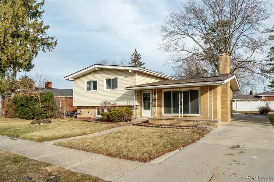 29046 Lorraine, Warren, MI  - #2