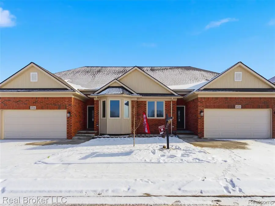 47136 Rosevillage, Shelby Charter Township, MI  - Image #2