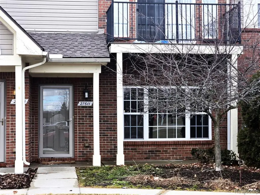 27611 Hidden Oaks, Trenton, MI  - Image #2