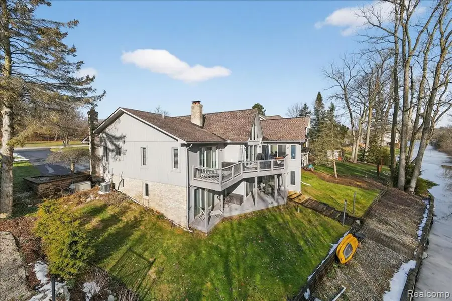 6346 Simler, Clawson, MI  - Image #2