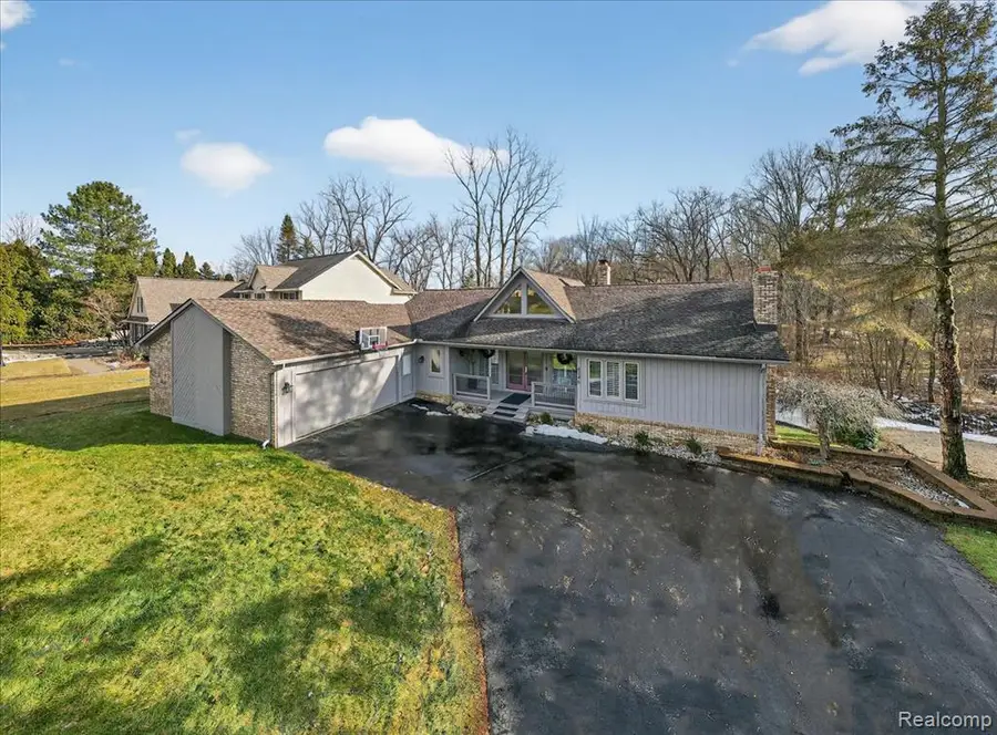 6346 Simler, Clawson, MI  - Image #3