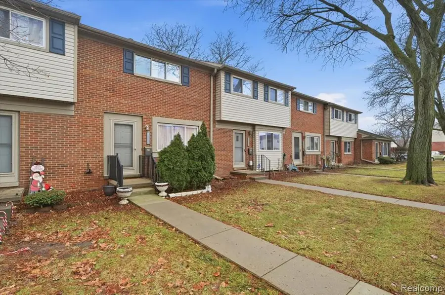 25713 Salem, Roseville, MI 48066 - Image #2