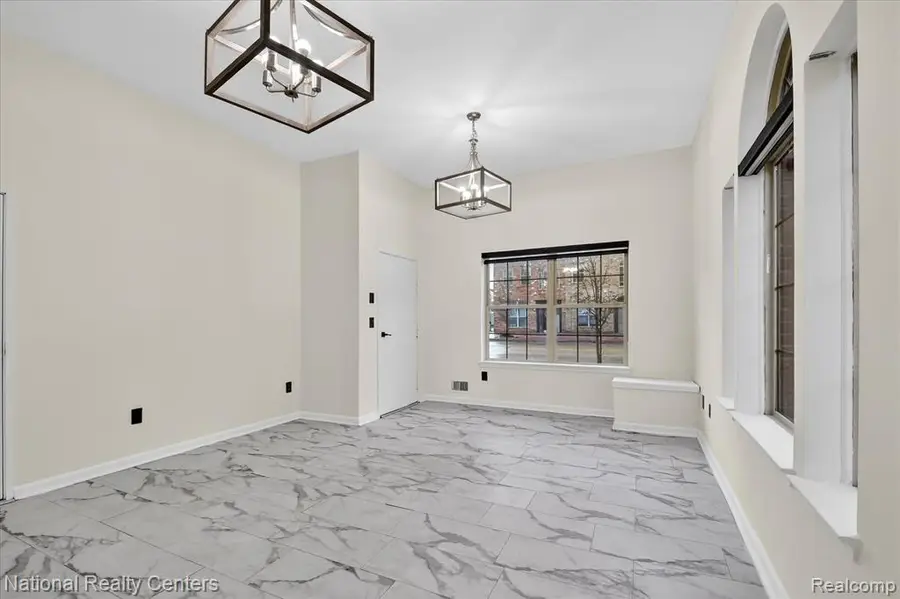 14151 Lakeside #46, Shelby Charter Township, MI  - Image #3