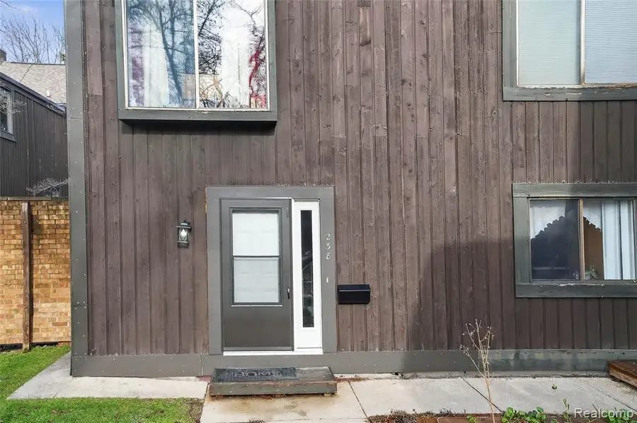 238 Falkirk, Kalamazoo, MI  - Image #3