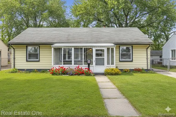 26641 Ridgemont, Roseville, MI 48066