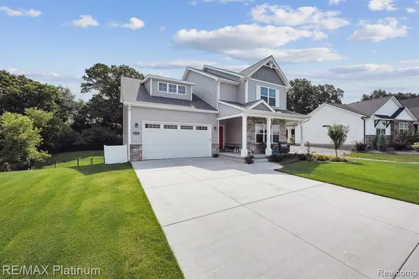 2921 Clivedon, Howell, MI 