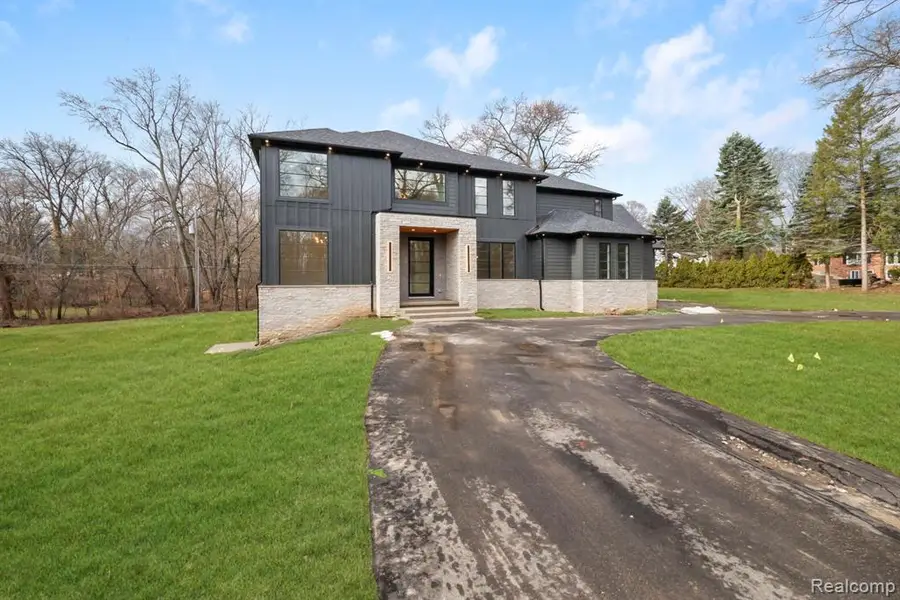 3636 Forest Hill, Bloomfield Hills, MI  - #3