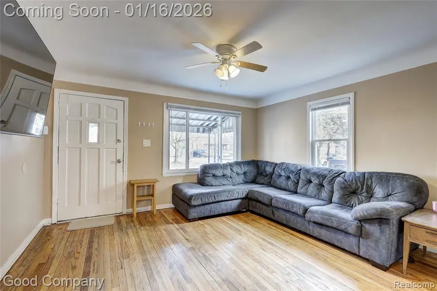 1216 E George, Hazel Park, MI  - Image #2