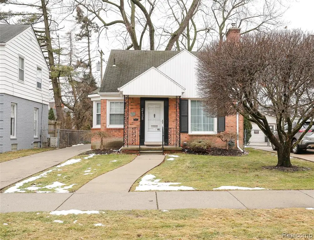 2135 Fleetwood, Grosse Pointe Woods, MI  - Image #1