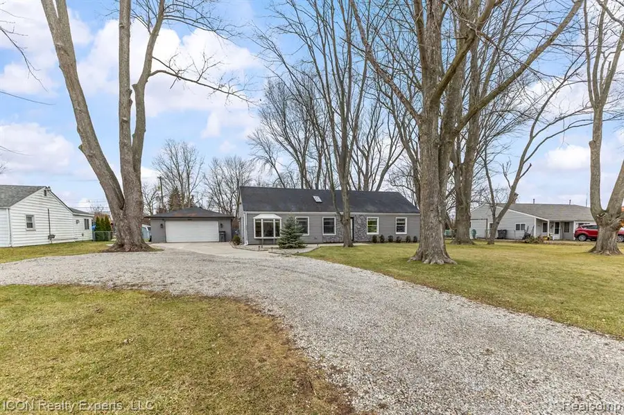 38595 Hilldale, Clinton Township, MI  - Image #3