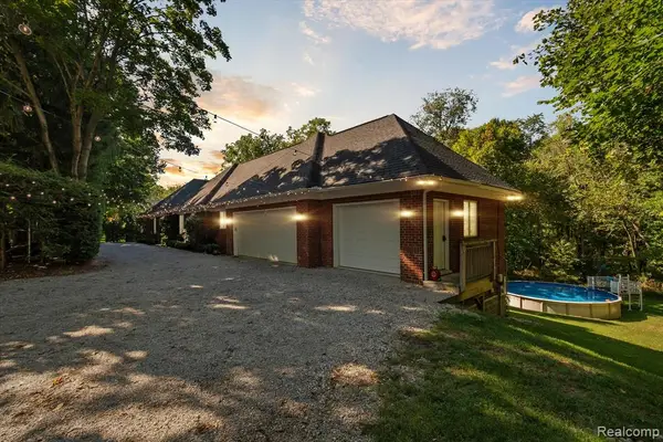 146 S Rogers, Northville, MI 